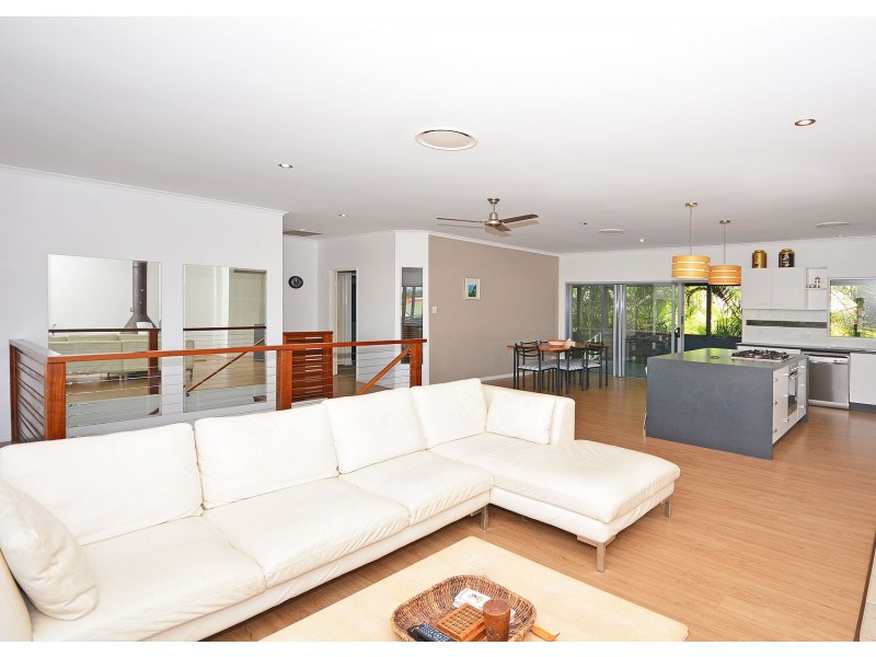102 RIVERVIEW DRIVE, Burrum Heads QLD 4659
