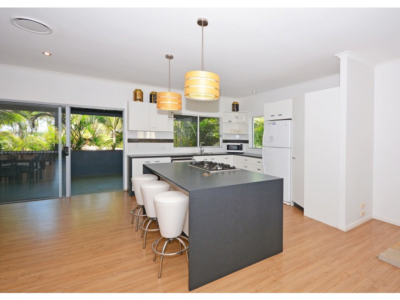 102 RIVERVIEW DRIVE, Burrum Heads QLD 4659