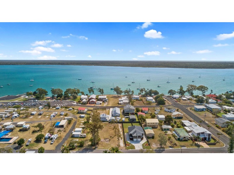 2/6 Howard St, Burrum Heads QLD 4659