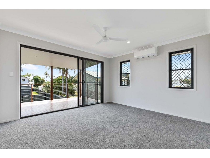 2/6 Howard St, Burrum Heads QLD 4659