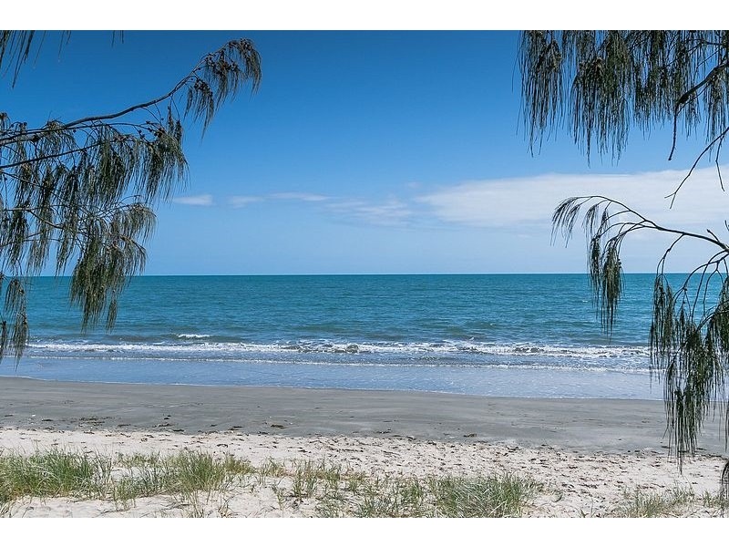 105 KINGFISHER PARADE, Toogoom QLD 4655