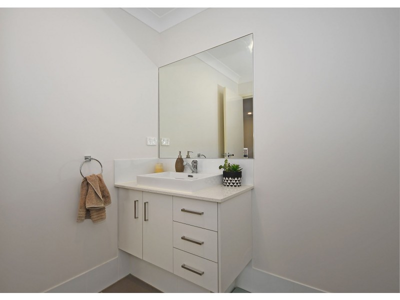 8B Jimilee Street, Dundowran Beach QLD 4655