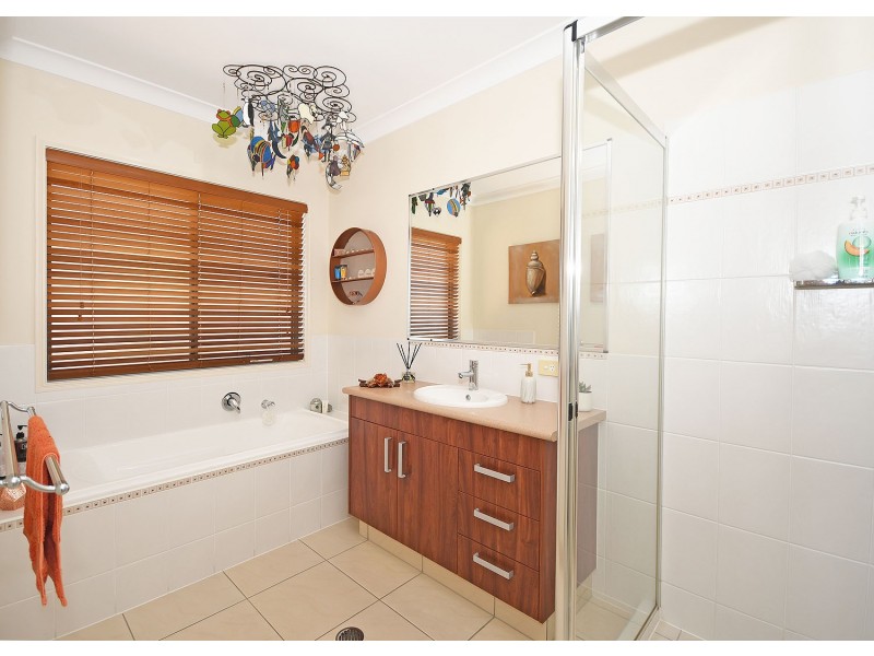 5 Majestic Court, Burrum Heads QLD 4659