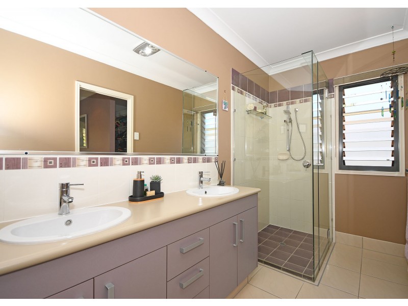 5 Majestic Court, Burrum Heads QLD 4659