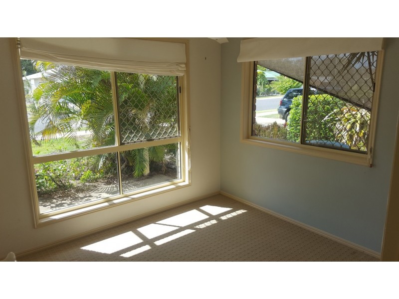 18 Desmond Drive, Toogoom QLD 4655