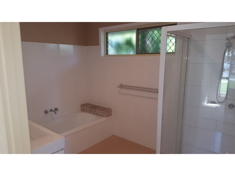 18 Desmond Drive, Toogoom QLD 4655