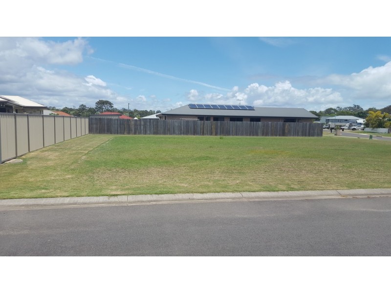 11 Sea Beach Way, Toogoom QLD 4655