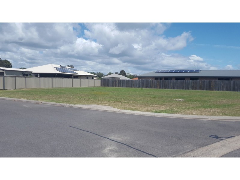 11 Sea Beach Way, Toogoom QLD 4655