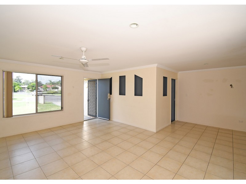 8 Reef Close, Toogoom QLD 4655