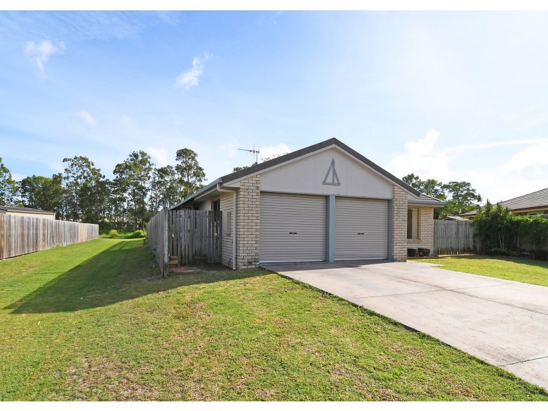 8 Reef Close, Toogoom QLD 4655