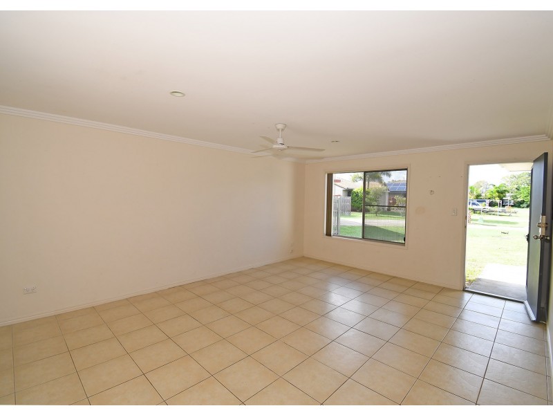 8 Reef Close, Toogoom QLD 4655