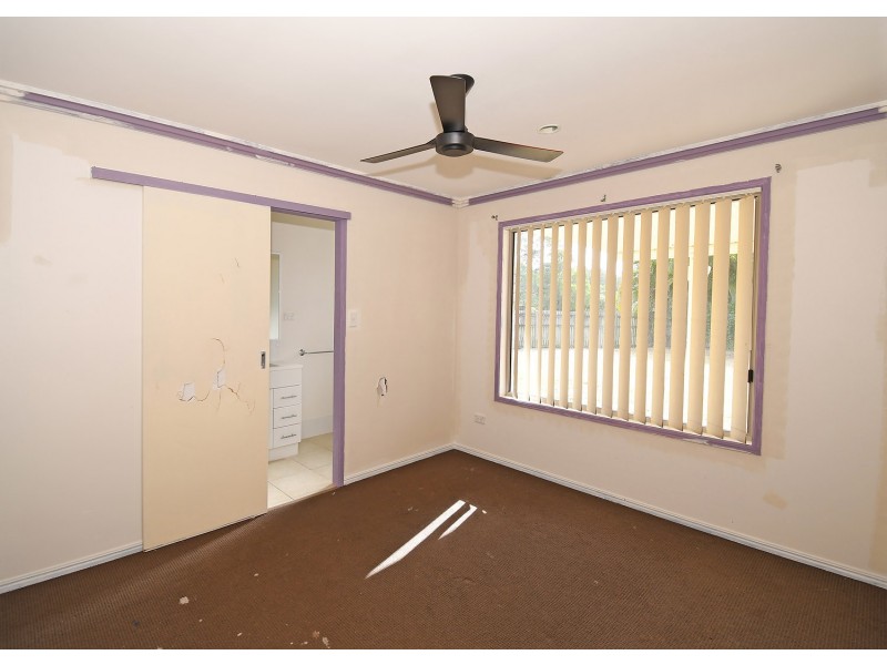 8 Reef Close, Toogoom QLD 4655