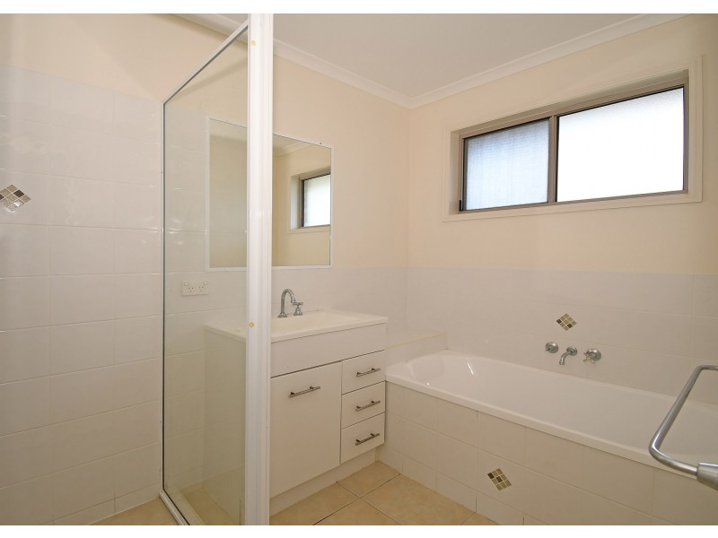 8 Reef Close, Toogoom QLD 4655