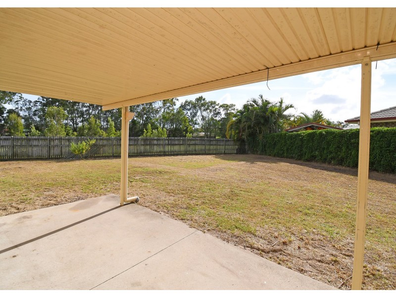 8 Reef Close, Toogoom QLD 4655
