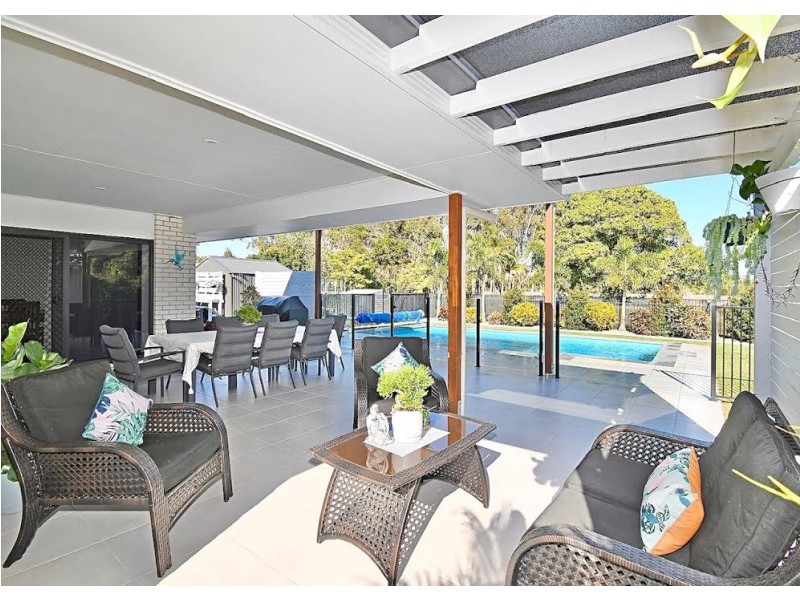 2 WREN WAY, Burrum Heads QLD 4659