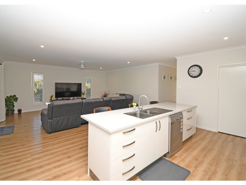 2 WREN WAY, Burrum Heads QLD 4659