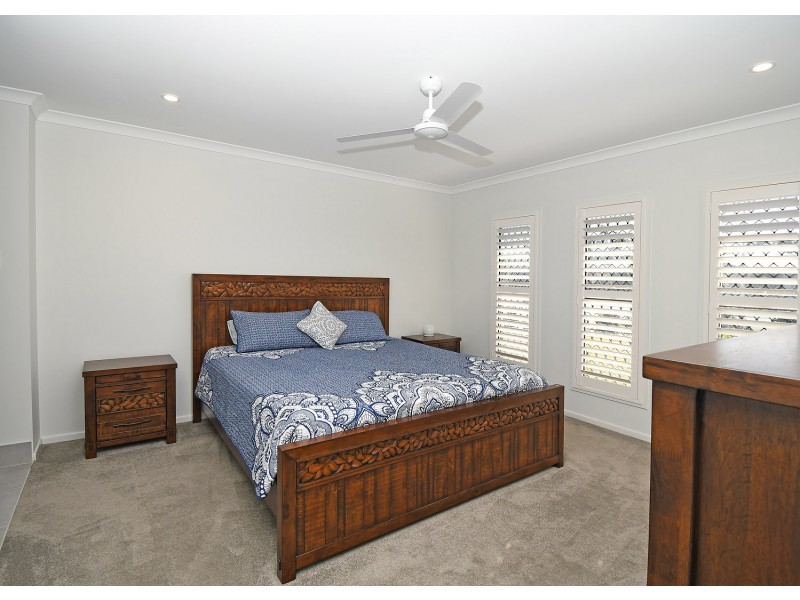 2 WREN WAY, Burrum Heads QLD 4659