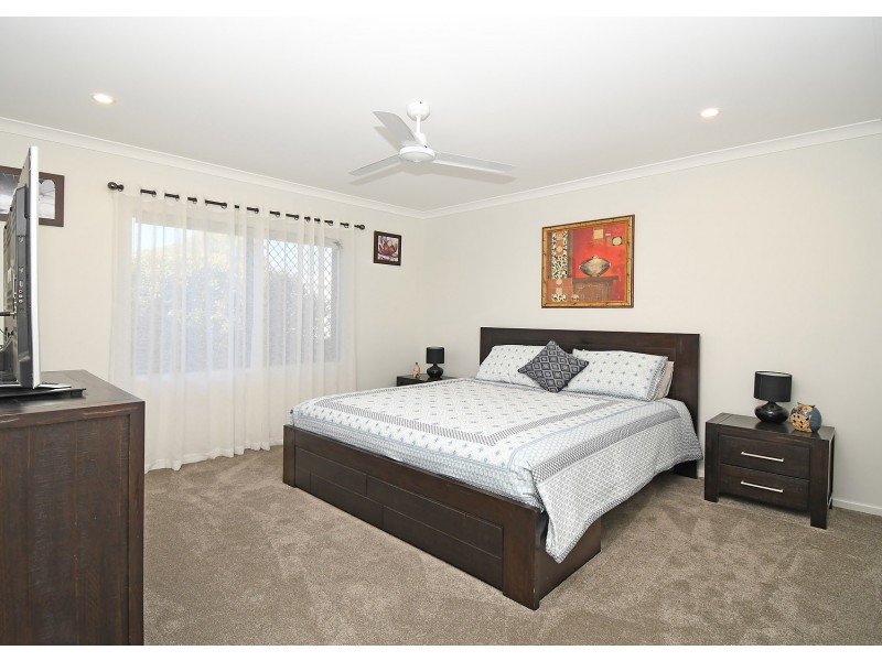 2 WREN WAY, Burrum Heads QLD 4659