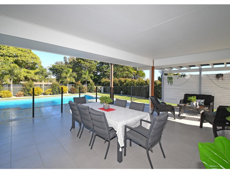 2 WREN WAY, Burrum Heads QLD 4659