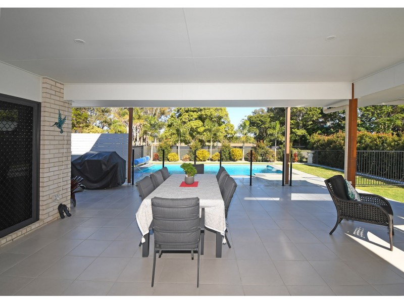 2 WREN WAY, Burrum Heads QLD 4659