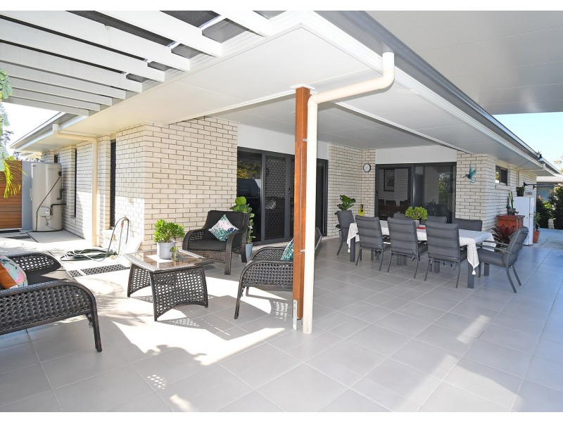 2 WREN WAY, Burrum Heads QLD 4659