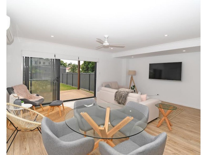 1/6 HOWARD STREET, Burrum Heads QLD 4659