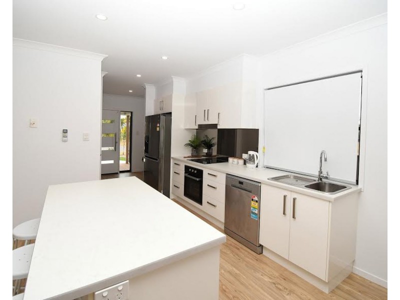 1/6 HOWARD STREET, Burrum Heads QLD 4659