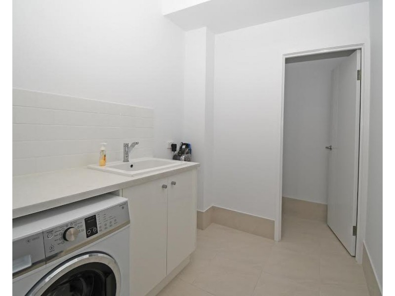 1/6 HOWARD STREET, Burrum Heads QLD 4659