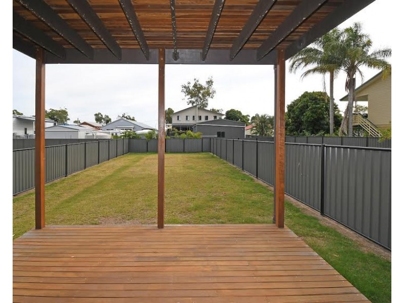 1/6 HOWARD STREET, Burrum Heads QLD 4659