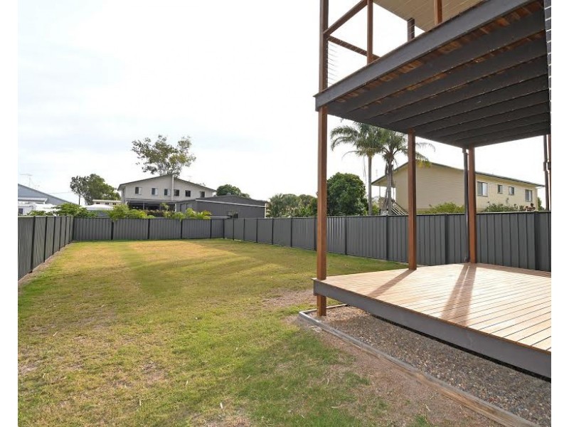 1/6 HOWARD STREET, Burrum Heads QLD 4659
