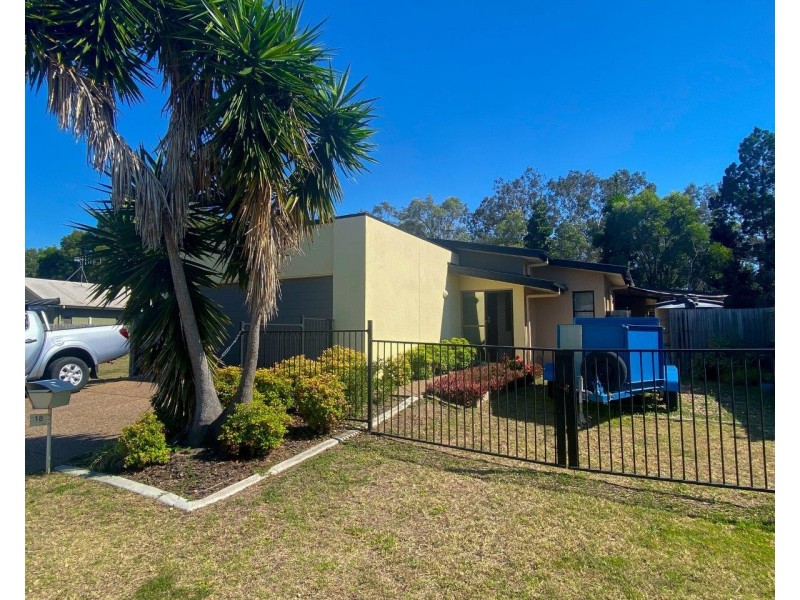 18 Wave Court, Toogoom QLD 4655