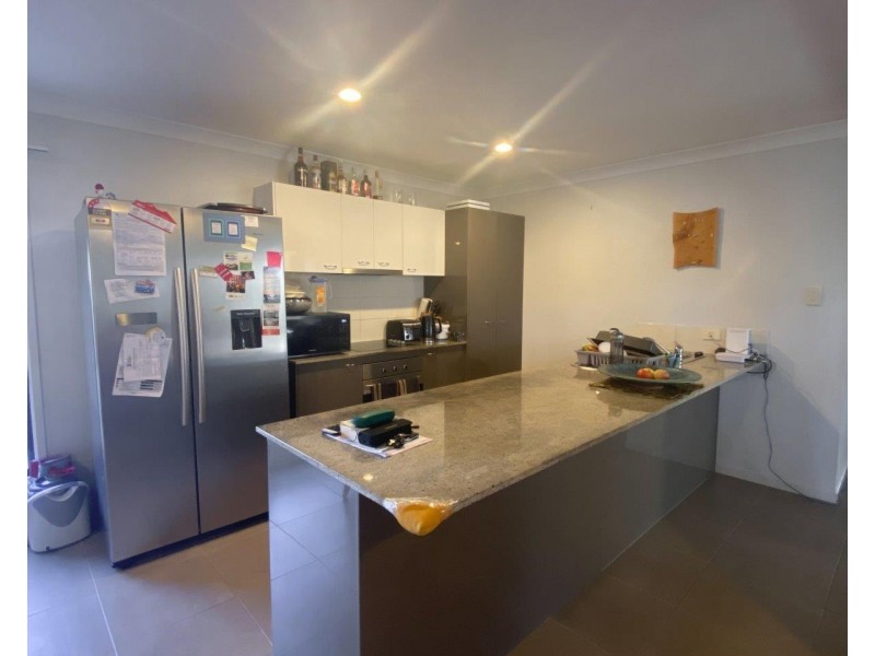 18 Wave Court, Toogoom QLD 4655