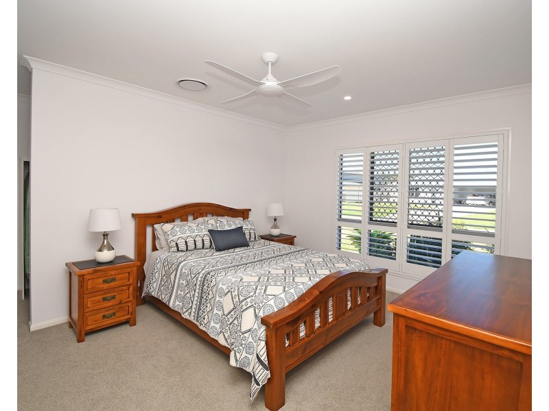 2 CASTAWAY COURT, Toogoom QLD 4655