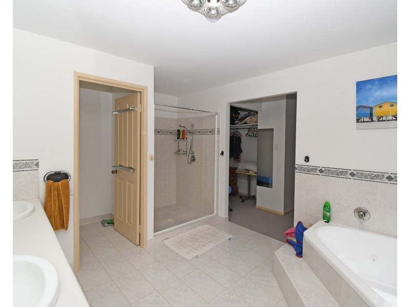 5 KALINDA COURT, Toogoom QLD 4655