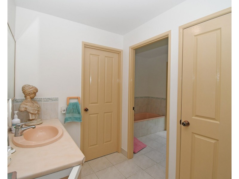 5 KALINDA COURT, Toogoom QLD 4655