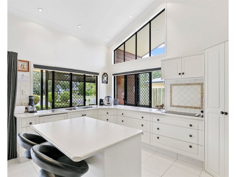 99 RIVERVIEW DRIVE, Burrum Heads QLD 4659