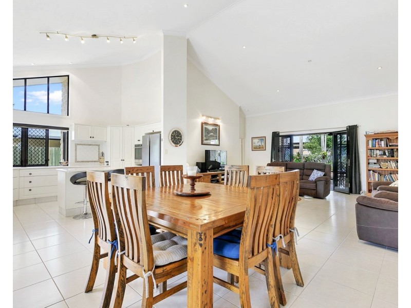 99 RIVERVIEW DRIVE, Burrum Heads QLD 4659