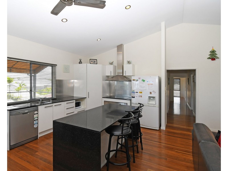 69 KINGFISHER PARADE, Toogoom QLD 4655