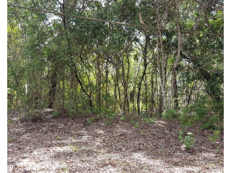 148 Kingfisher Parade, Toogoom QLD 4655