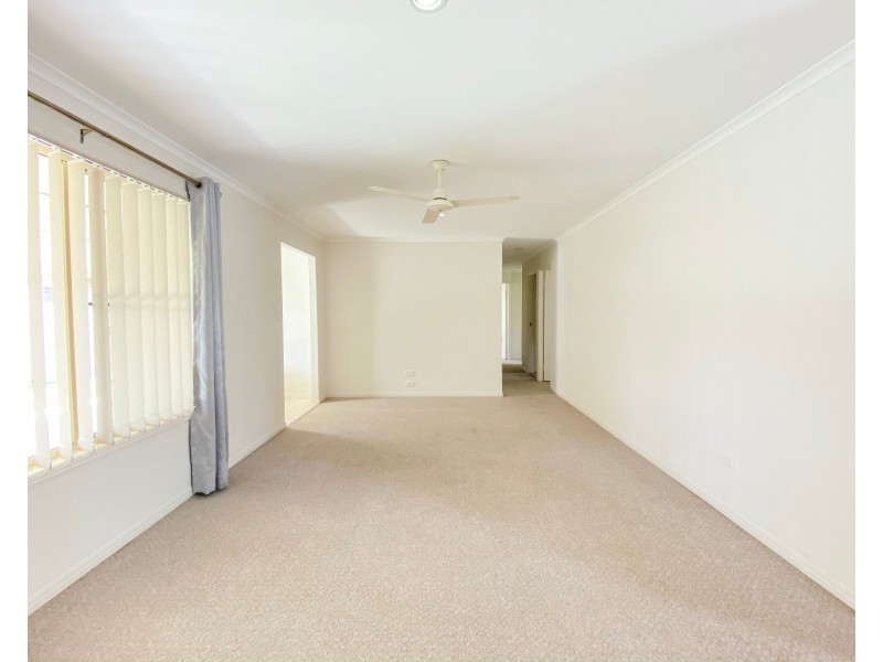 4 SEASHORE WAY, Toogoom QLD 4655