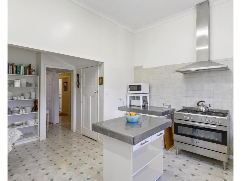 7 OAKES DRIVE, Burrum Heads QLD 4659