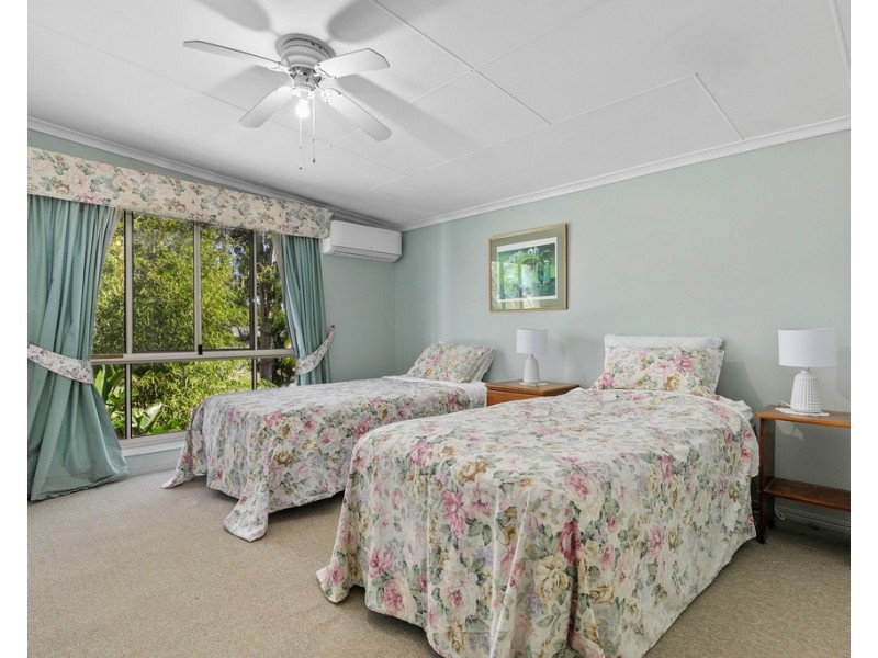 7 OAKES DRIVE, Burrum Heads QLD 4659