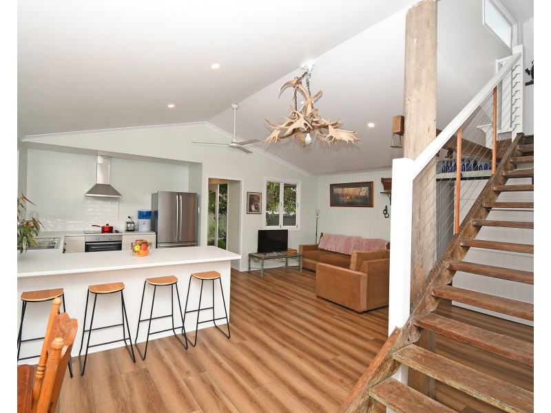 61 MORETON STREET, Toogoom QLD 4655