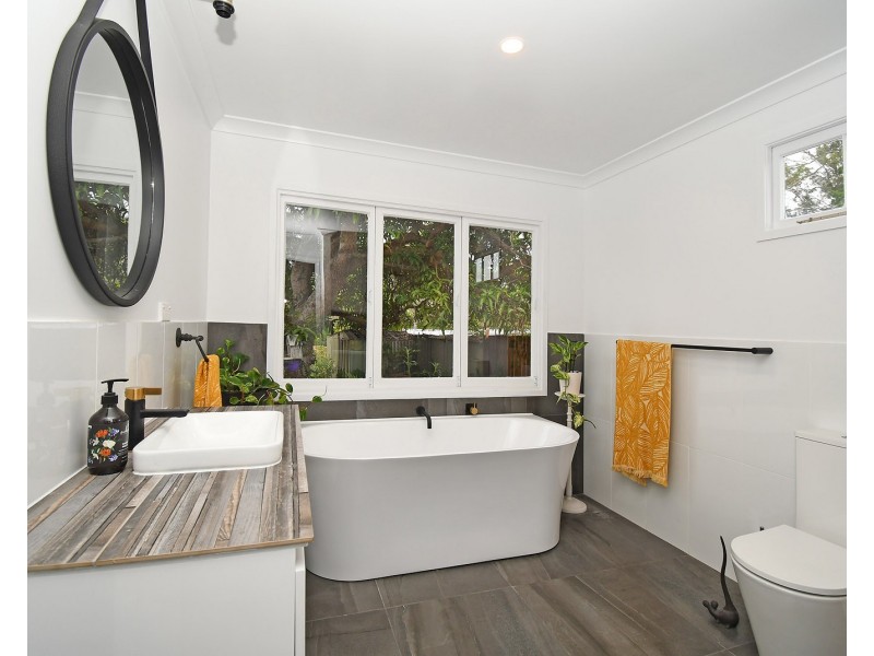 61 MORETON STREET, Toogoom QLD 4655