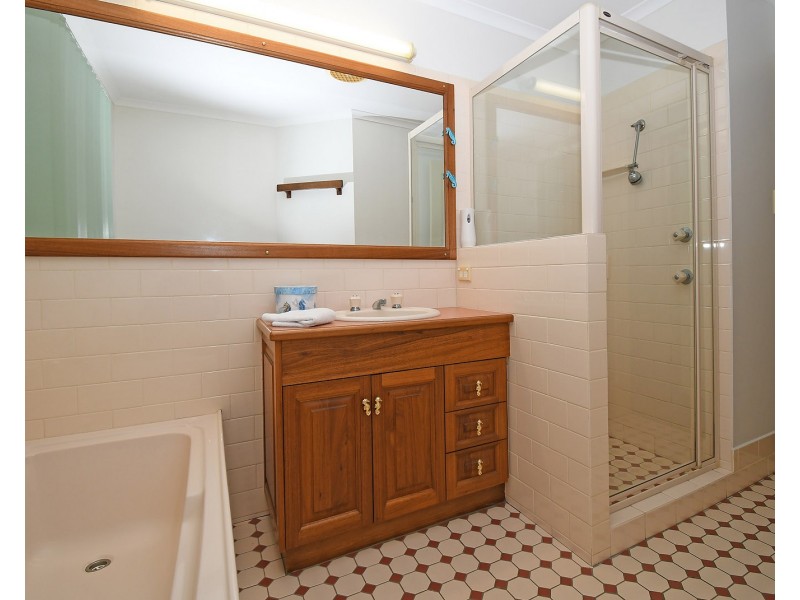 150 KINGFISHER PARADE, Toogoom QLD 4655