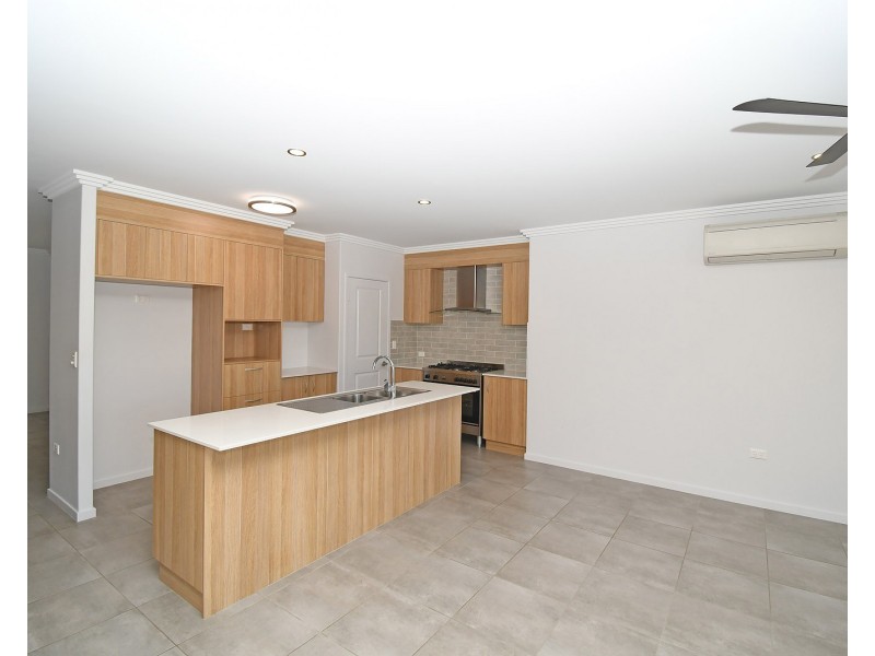 43 NORTHSHORE AVENUE, Toogoom QLD 4655