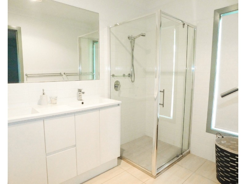 44 KINGFISHER PARADE, Toogoom QLD 4655