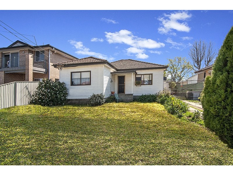 30 LIGAR STREET, Fairfield Heights NSW 2165