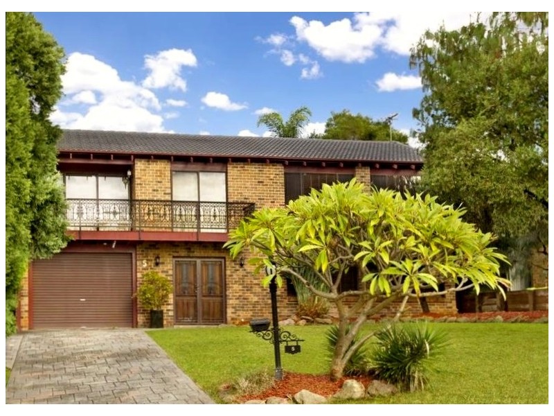 5 Clement Place, Ingleburn NSW 2565