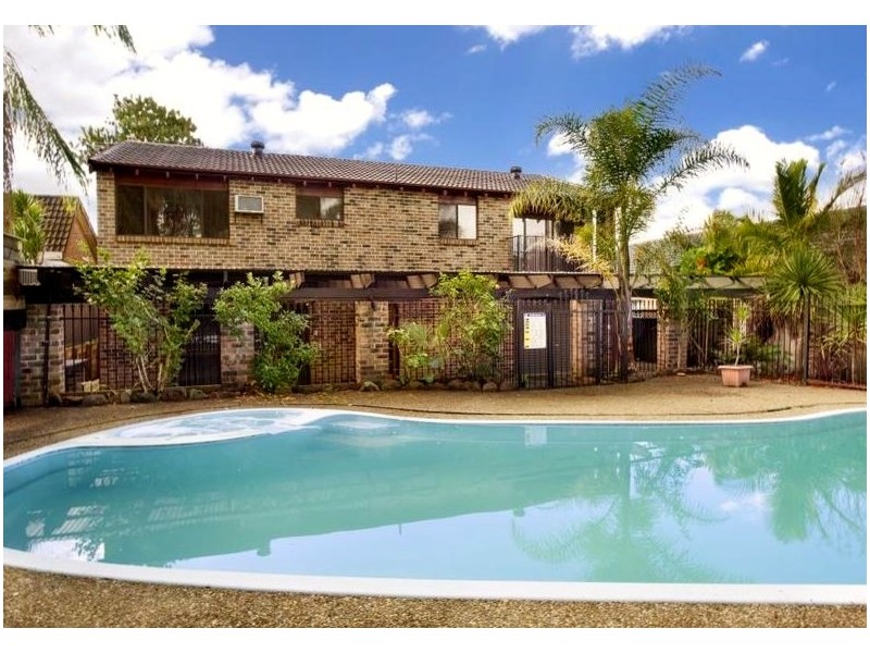 5 Clement Place, Ingleburn NSW 2565